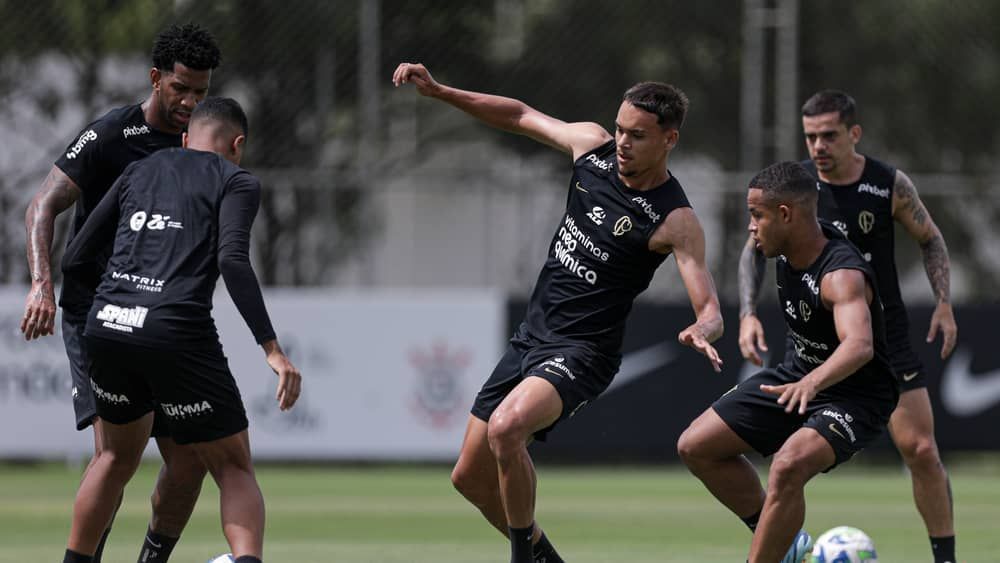 Mano promove treino de pressão e enfrentamento no Corinthians