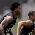 Corinthians treina com elenco dividido de olho no Atlético