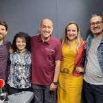 Pod Tudo debate sexo em banheiro de avião, chuvas no Rio Grande do Sul e doação compulsória de órgãos