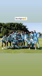 Time de Kaio Jorge durante rachão na Toca da Raposa
