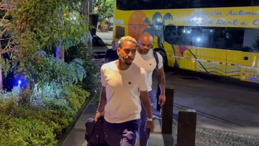 Time desembarcou em Fortaleza nesta sexta-feira (17)