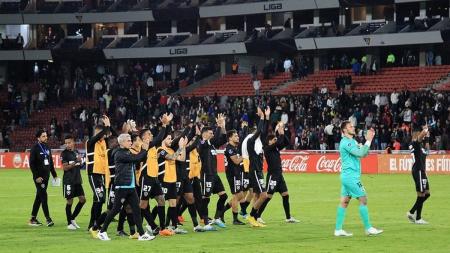 Time do Botafogo agradece presença da torcida em Quito, no Equador