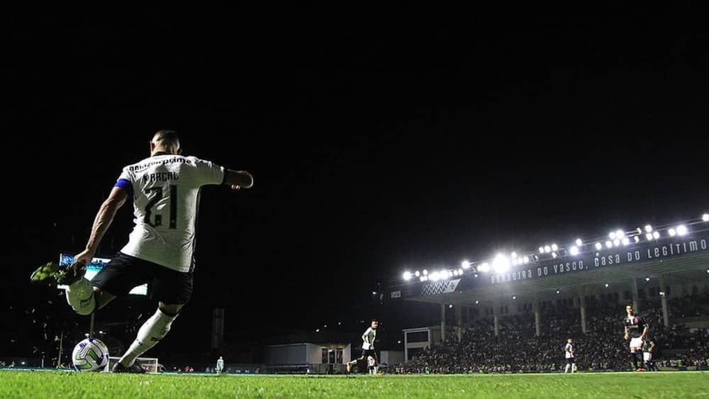 Chance de título brasileiro do Botafogo despenca após rodada; rivais aproveitam