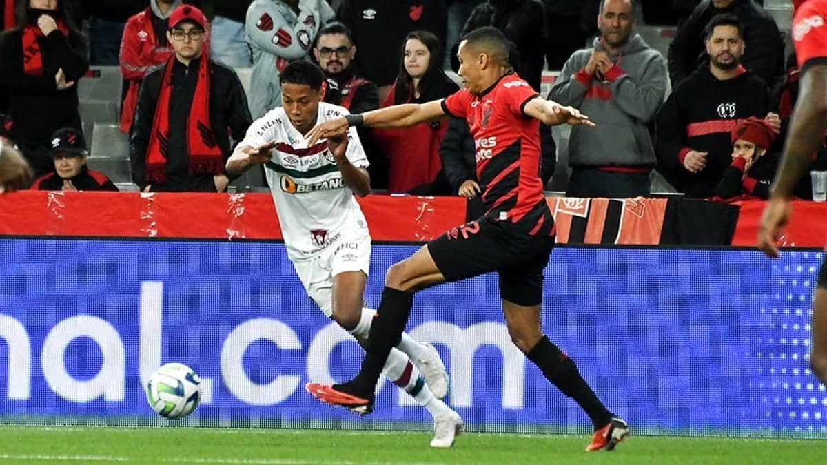 Athletico e Fluminense fazem jogo movimentado pelo Brasileirão e ficam no empate