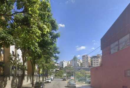 Os dois marcaram um encontro noite passada na rua Alberto Sabin, bairro Paquetá
