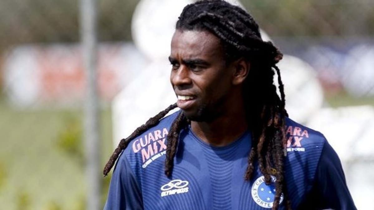 Tinga relembra título conquistado como dirigente do Cruzeiro e se declara: 'Único'