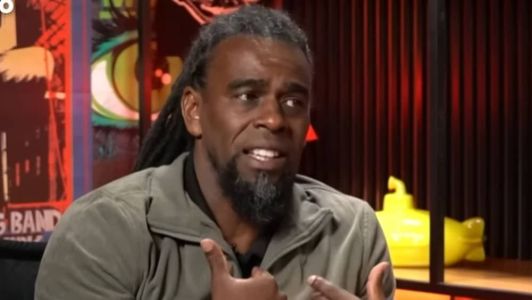 Tinga durante participação no programa "Benja Me Mucho"