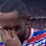 Despedida? Alvo do Cruzeiro, Tinga levanta taça e diz quando decidirá futuro 