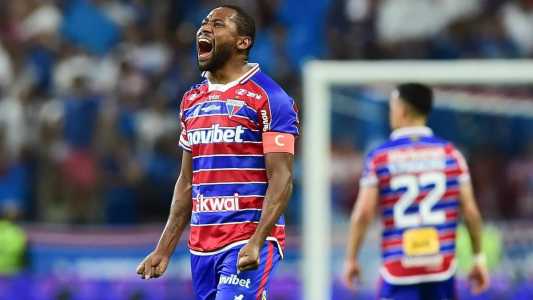 Tinga fez o segundo gol do Fortaleza e fechou a classificação da equipe