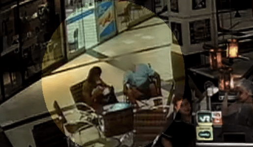 Foto mostra mulher ao lado de idoso morto em cafeteria no Rio de Janeiro