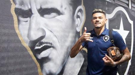 Tiquinho foi confirmado entre os titulares do Botafogo