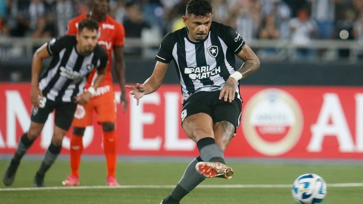 Ataque do Botafogo funciona em vitória na Copa Sul-Americana