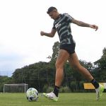 Botafogo corre contra o tempo para ter Tiquinho Soares contra o Fortaleza