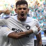 André Rizek compara Tiquinho, do Botafogo, com Nilton Santos: 'Tô viajando?'