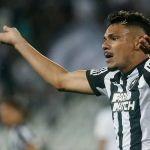 Botafogo: opção de Lage em deixar Tiquinho Soares no banco surpreendeu elenco