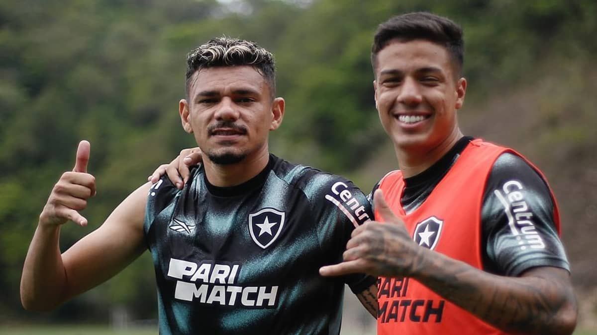 Botafogo terá força máxima contra o Corinthians; veja os relacionados