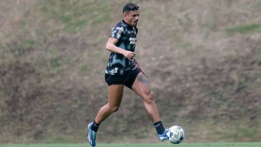 Tiquinho Soares fez o gol da vitória no jogo do primeiro turno
