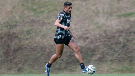 Tiquinho Soares fez o gol da vitória no jogo do primeiro turno
