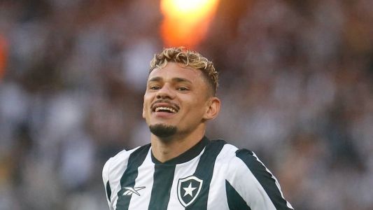 Tiquinho Soares já marcou 13 vezes com a camisa do Botafogo