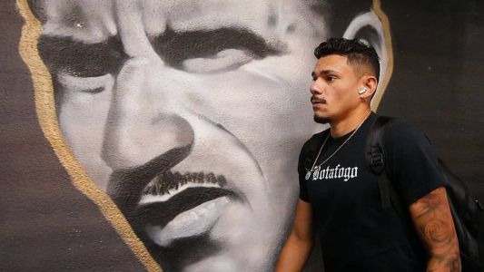 Tiquinho Soares será titular do Botafogo contra o Fortaleza