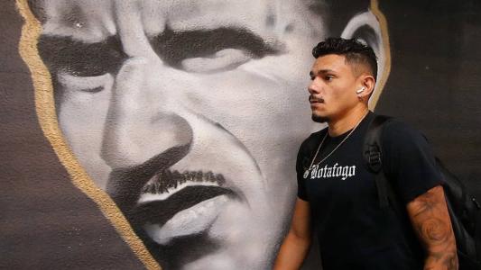 Tiquinho Soares será titular do Botafogo contra o Fortaleza