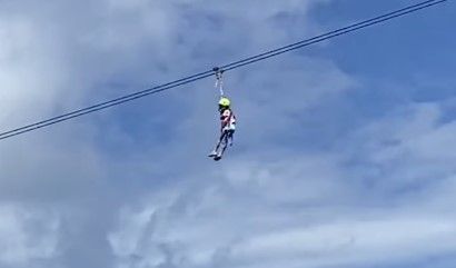 Vídeo: criança fica pendurada em tirolesa a 100 metros de altura acima de penhasco
