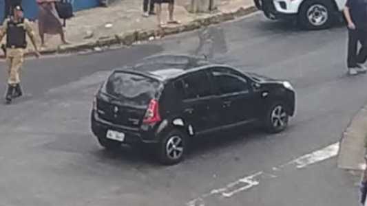 Tiroteio aconteceu em frente a escola particular no horário de saída do turno da manhã