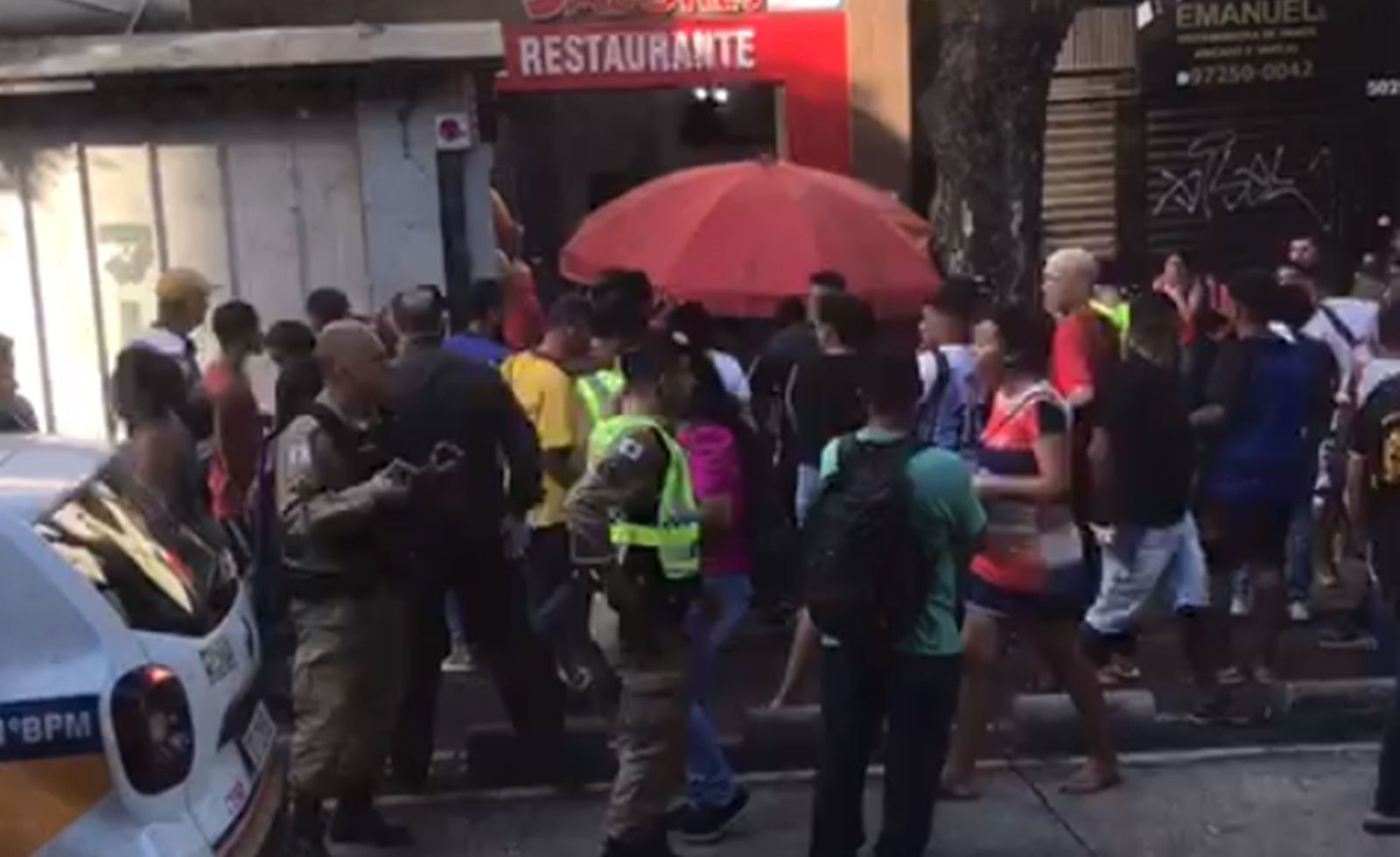 Homem é baleado por policial penal em frente a lanchonete no Centro de BH