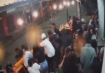 Vídeo mostra tiroteio que matou dois e feriu três em bar de Ibirité, na Grande BH