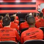 Diretoria destaca liderança de Tite à mostra nas primeiras horas de Flamengo