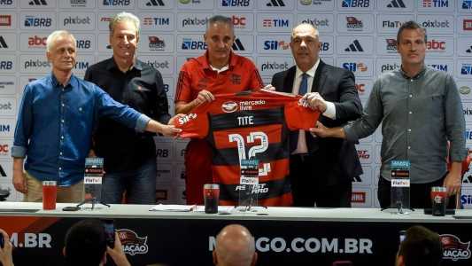 Tite durante sua apresentação ao Flamengo, nesta segunda-feira (16)