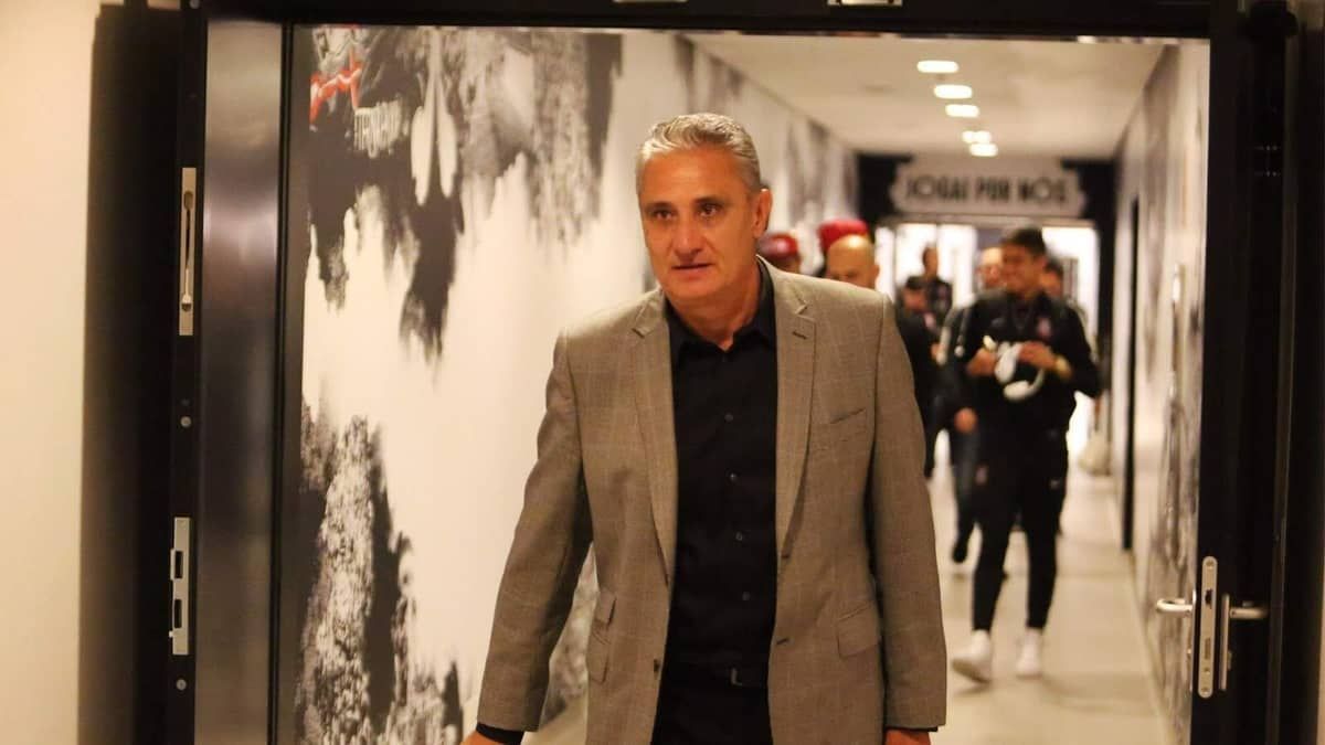 Na mira do Corinthians, Tite prioriza trabalhar na Europa