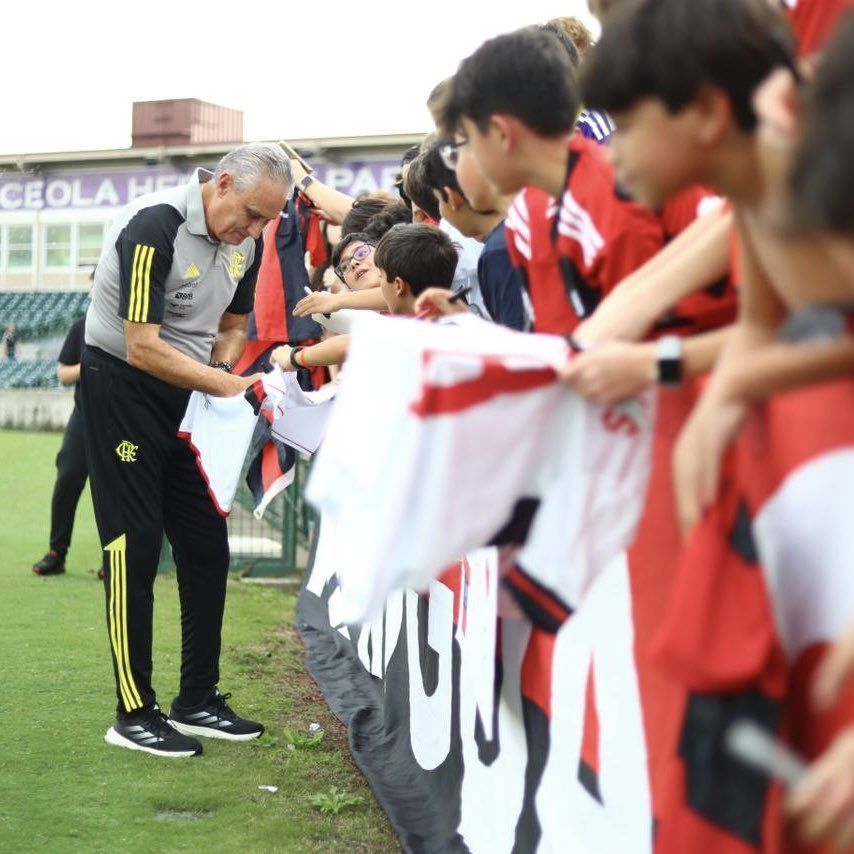 Tite destaca contato com a torcida e De La Cruz em pré-temporada do Flamengo