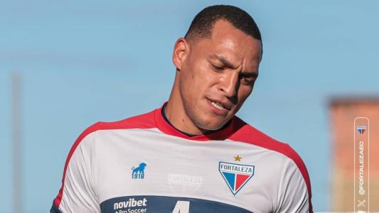 Titi, zagueiro do Fortaleza em treinamento no Centro de Excelência Alcides Santos