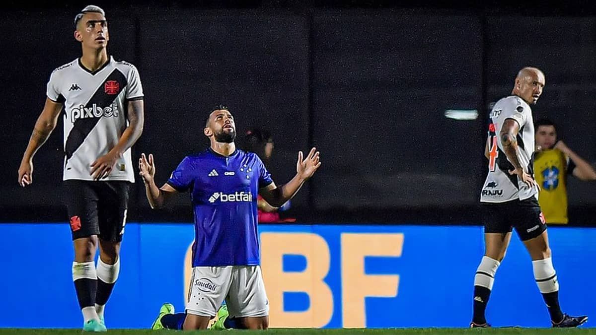 Com a 2ª melhor defesa, Cruzeiro não levou gol em 6 das 14 rodadas do Brasileirão