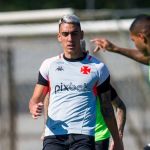 Vasco é acionado na Fifa por dívidas de Capasso e Pumita Rodríguez