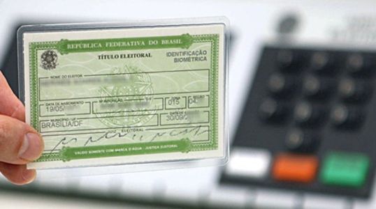 Foto mostra título de eleitor