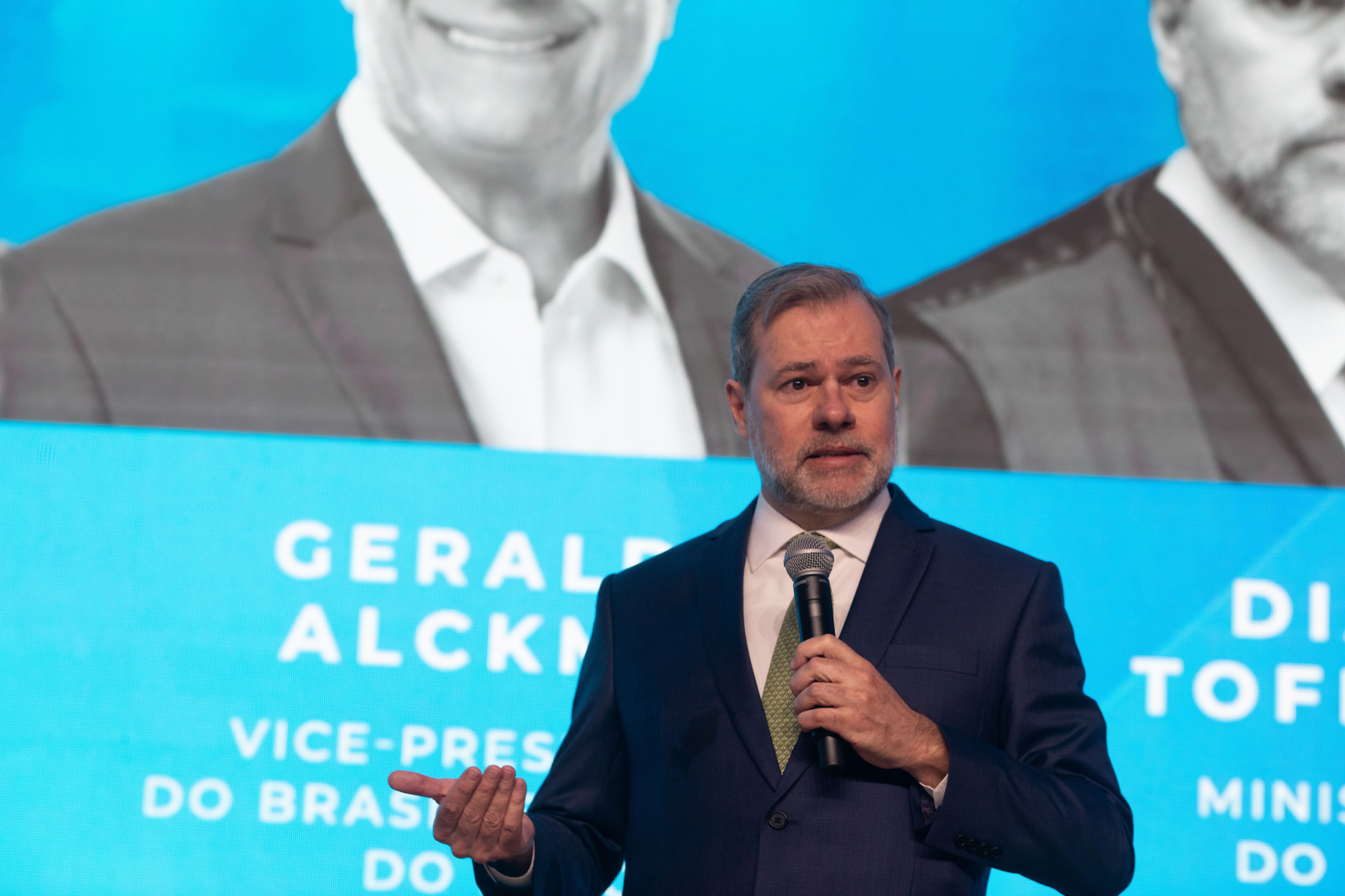 Ao lado de Alckmin, Toffoli defende diálogo entre instituições