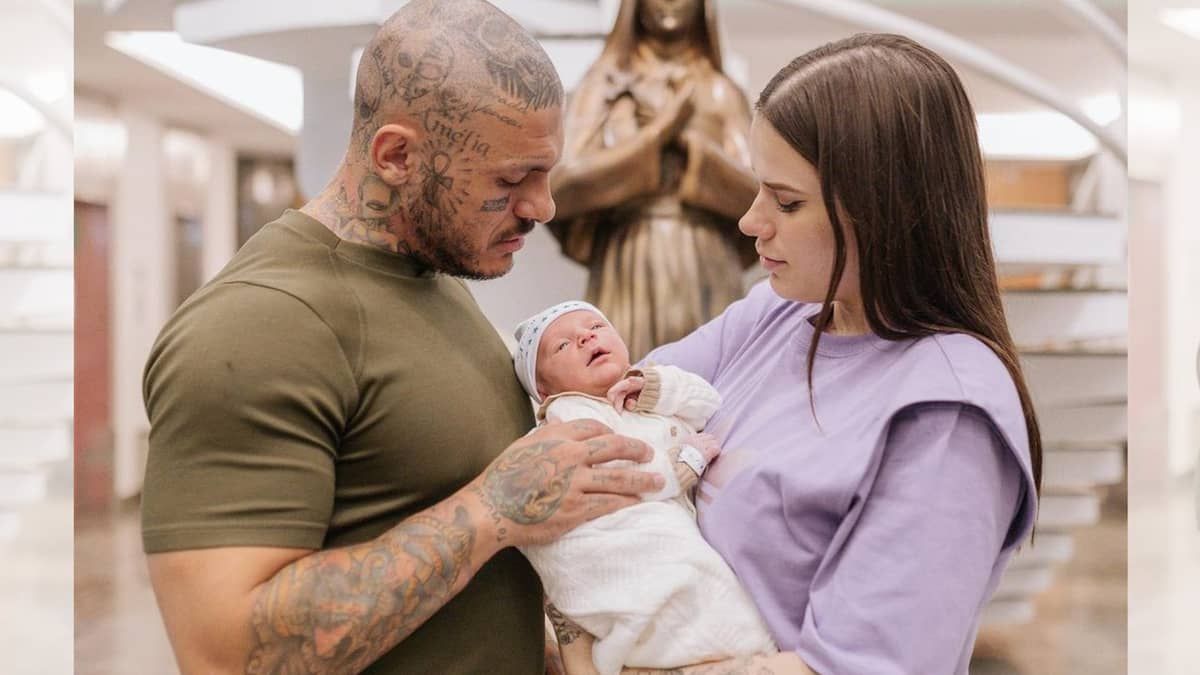 Toguro e Nara Paraguaia compartilham fotos de filho recém-nascido após parto com complicações