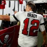 Tom Brady, ícone da NFL, anuncia aposentadoria aos 45 anos