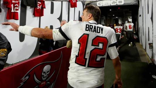 Tom Brady anuncia aposentadoria