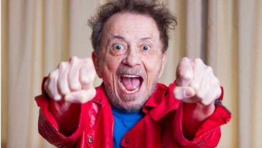 Tom Zé investiga contradições da linguagem e da sociedade no álbum 'Língua Brasileira'