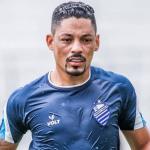 Jogador do CSA diz que torcedora do Ypiranga o chamou de macaco na Série C