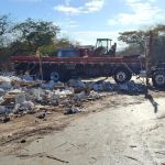 Motorista fica ferido após caminhão tombar na BR-251 em Francisco Sá nesta terça-feira (22)