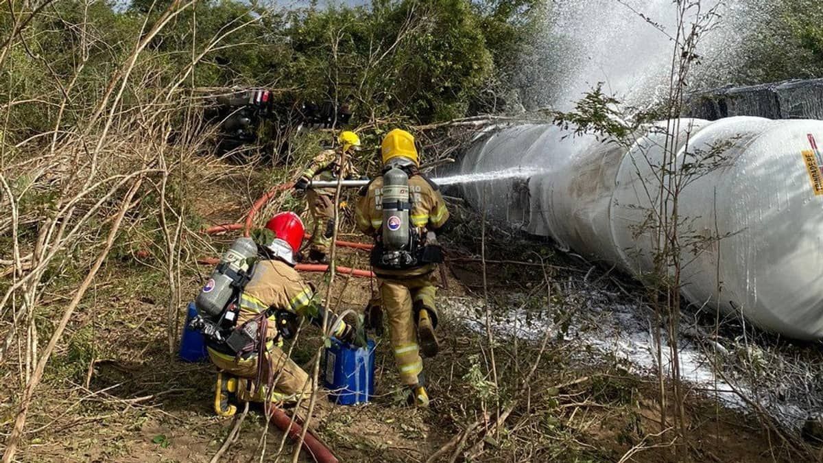 BR-251, em MG, é totalmente interditada para transbordo de carga inflamável; entenda