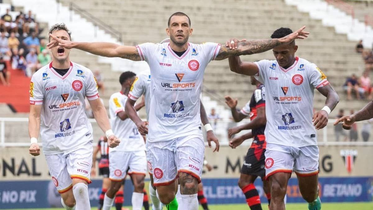 Tombense domina Ituano e vence a primeira na Série B