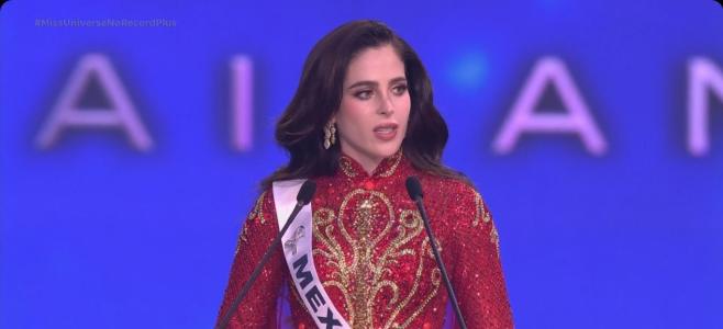Candidatas durante etapa de perguntas do Miss Universo 2025