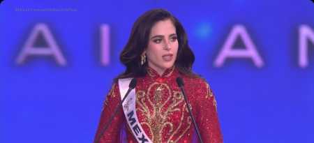 Candidatas durante etapa de perguntas do Miss Universo 2025