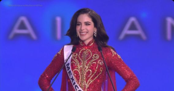 Candidatas durante etapa de perguntas do Miss Universo 2025