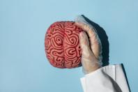 O que é a doença de Alzheimer: sintomas, diagnóstico e tratamentos atuais